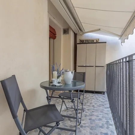 Heart Of Ferrara's History Apartment