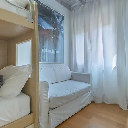 Apartament Guesthost - Heart Of Ferrara's History *