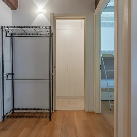 Apartament Guesthost - Heart Of Ferrara's History Ferrara