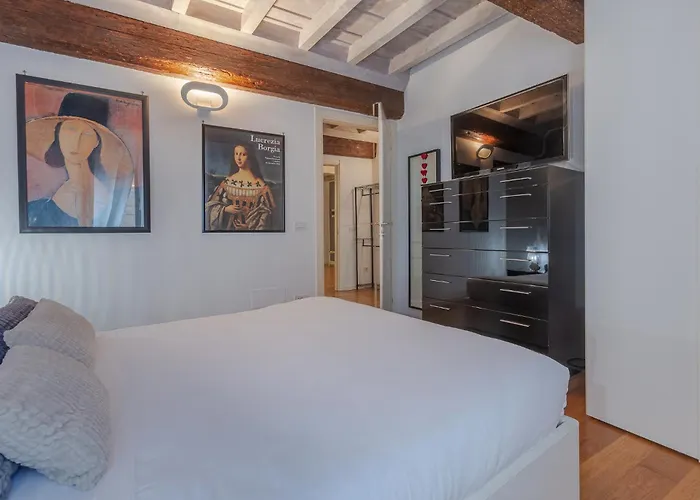 Guesthost - Heart Of Ferrara's History