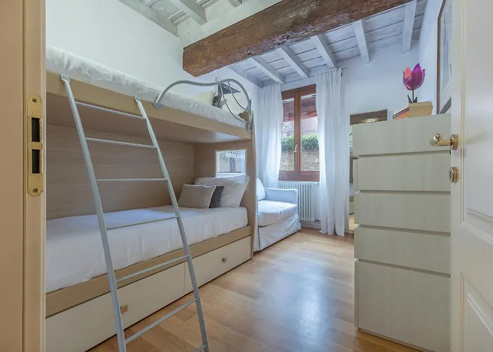 Apartament Guesthost - Heart Of Ferrara's History