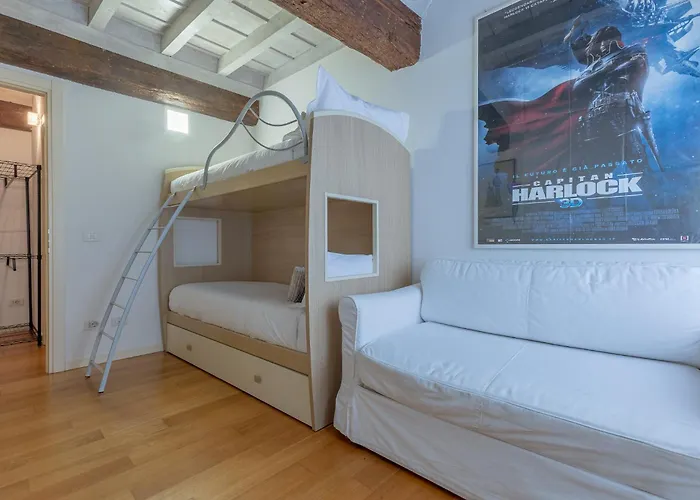 Guesthost - Heart Of Ferrara's History アパート