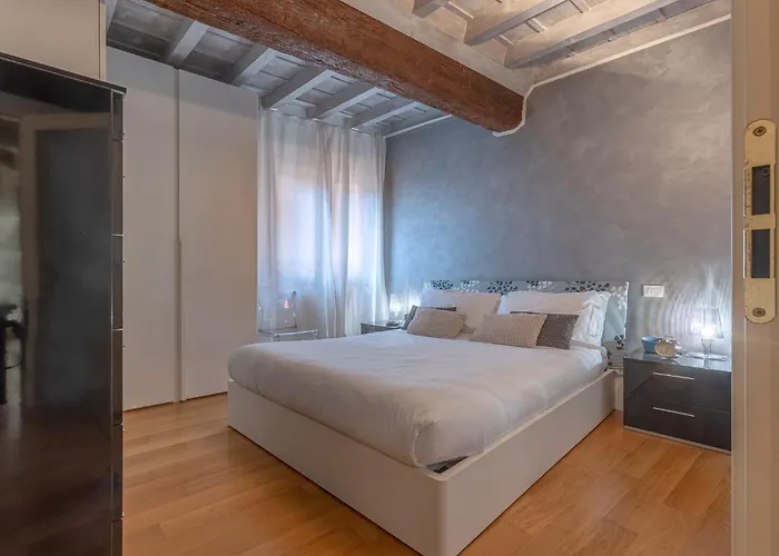 Guesthost - Heart Of Ferrara's History